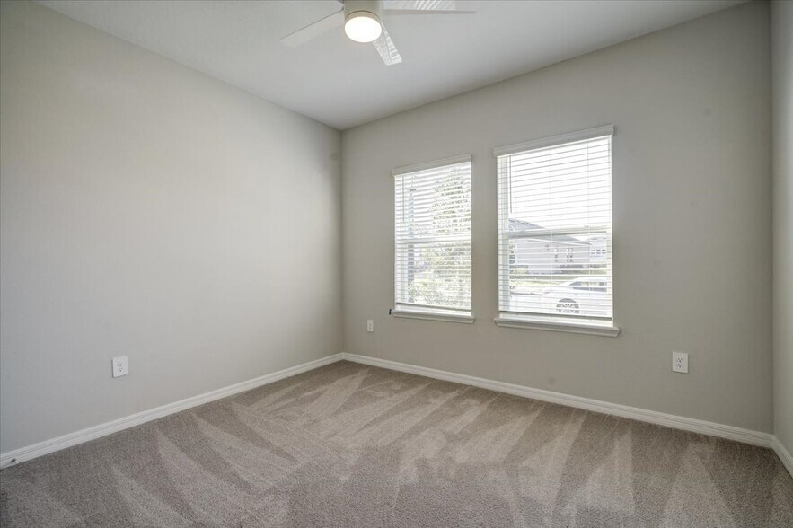Building Photo - 2118 Ridge Pointe Ln