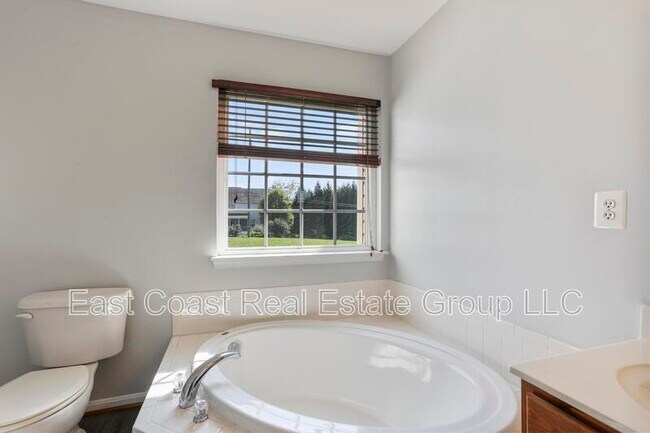 Building Photo - 314 Starkey's Landing