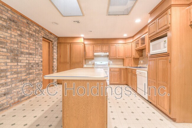 Building Photo - 9159 E Latimer Pl