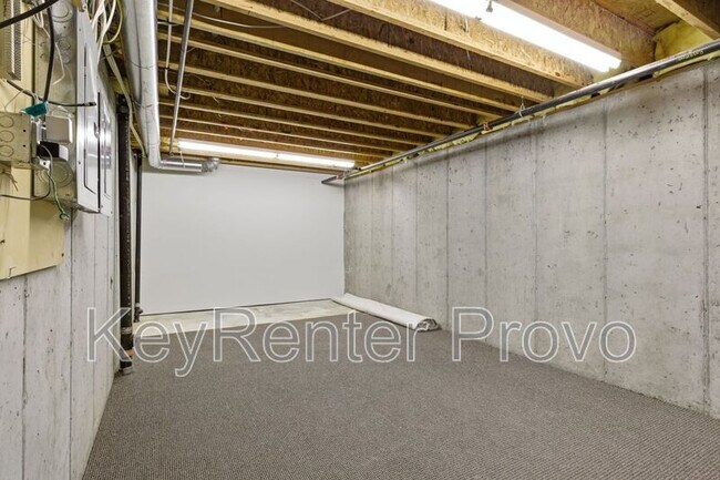 Building Photo - 5069 N River Park Way