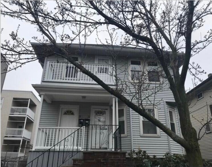 Building Photo - 20 Meacham St