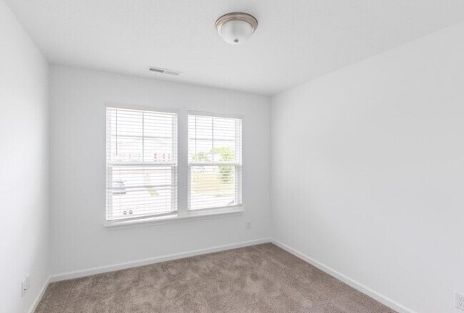 Building Photo - 1111 Cobra Dr