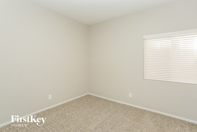 Building Photo - 6233 Highland Gardens Dr