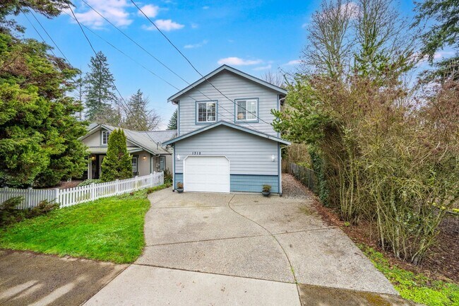 Building Photo - Eastside Olympia 3BD