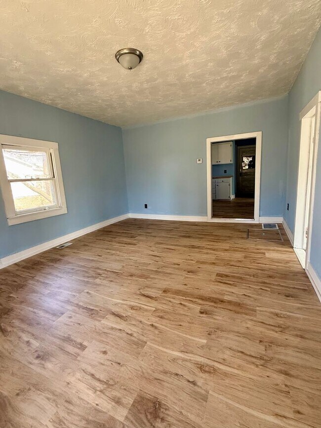 Building Photo - Single Family Home