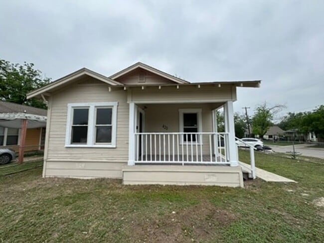 Building Photo - 420 Clark Ave