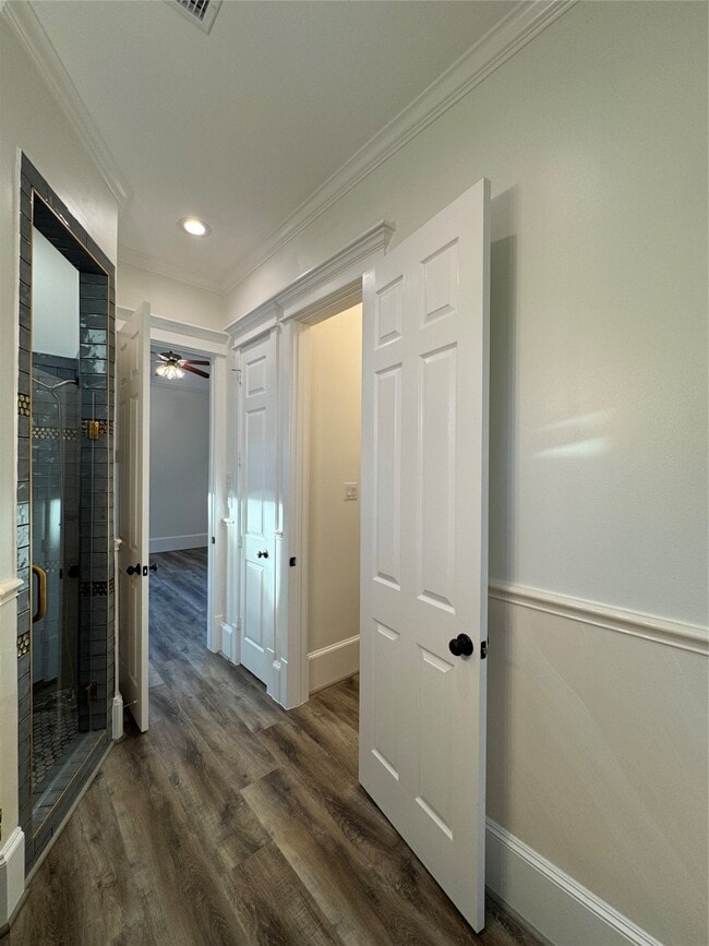 Building Photo - 1126 W 23rd St