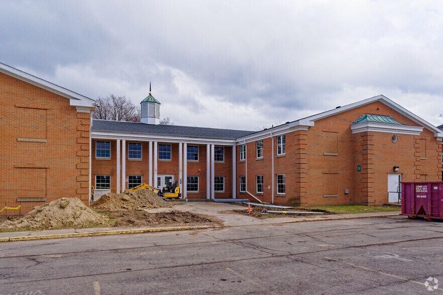 Building Photo - Empire Blvd Estates