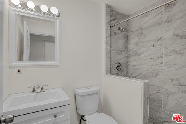 Building Photo - 7705 Baird Ave