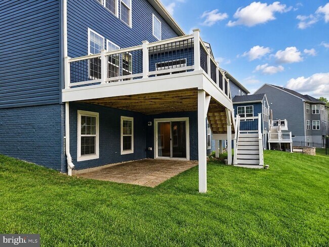 Building Photo - 3348 Burton Dr
