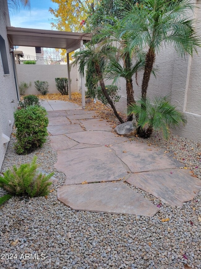 Building Photo - 8930 E Yucca St