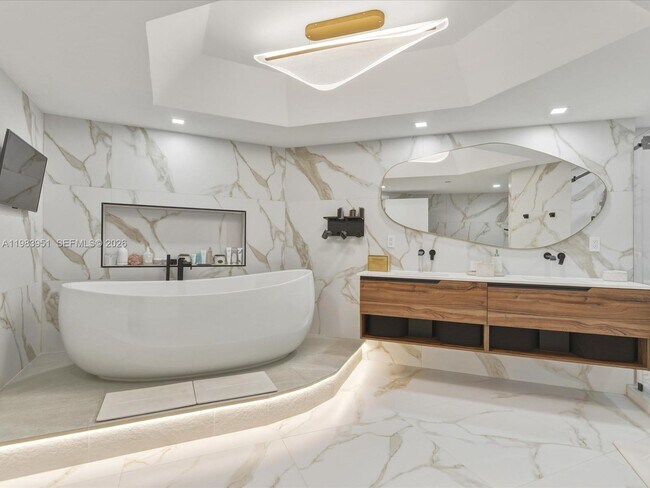 Building Photo - 3000 Island Blvd