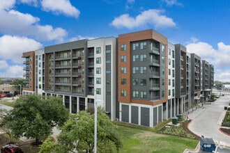Building Photo - Presidium 183