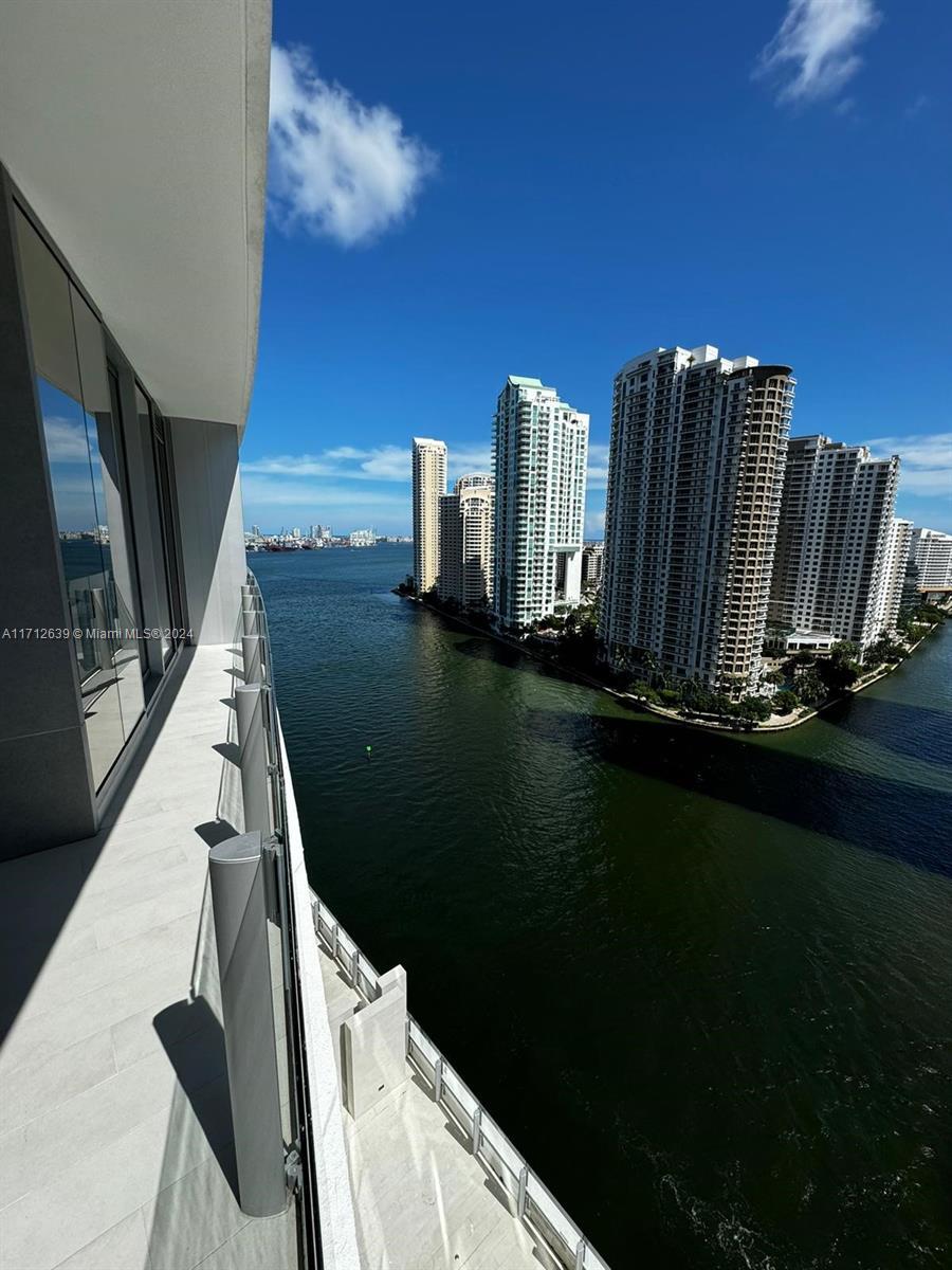 Building Photo - 300 Biscayne Boulevard Way