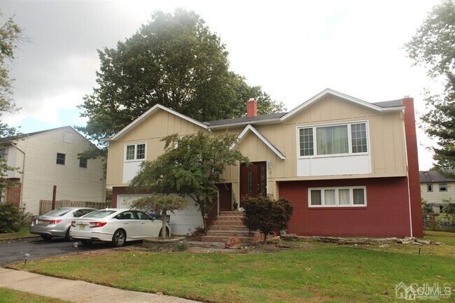 Primary Photo - 6 Marc Ct