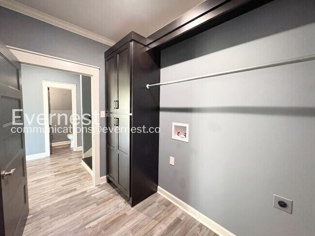 Building Photo - 4-Bed/3.5Bath Home/Available Now!