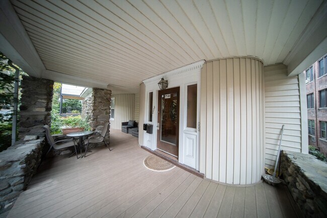 Building Photo - 208 Rawson Rd