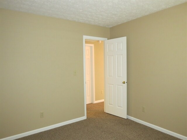 Building Photo - 13920 Bruddy Dr
