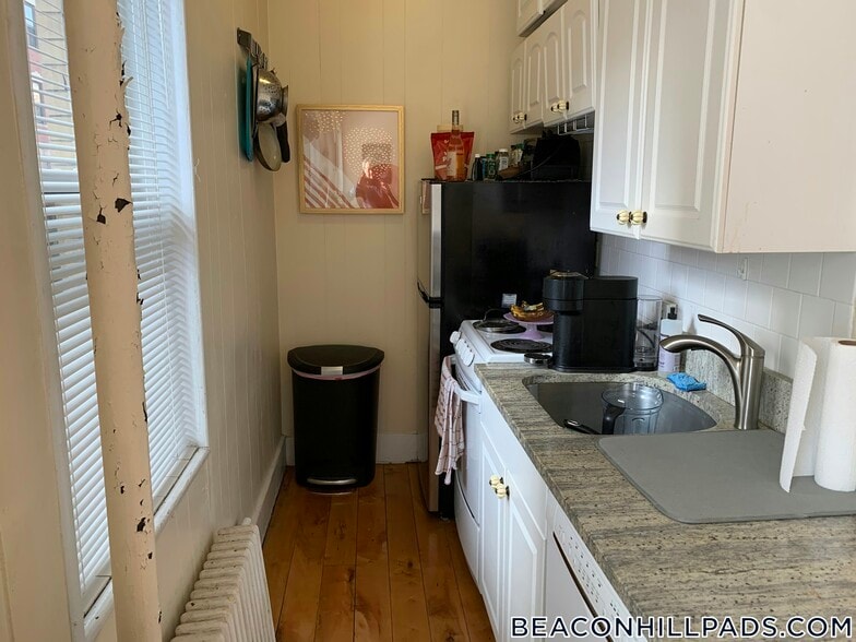 Building Photo - 108 Myrtle St