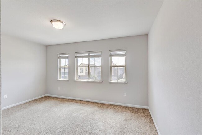 Building Photo - 425 Arrowhead Vine St