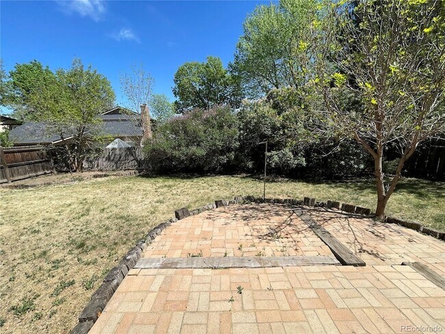 Building Photo - 6534 Zinnia St