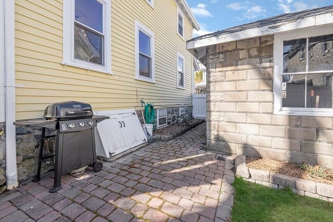 Building Photo - 16 Oak Grove Terrace