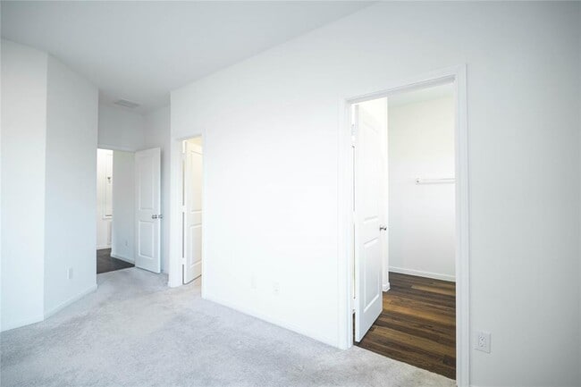 Building Photo - 118 Ashwood Glade Dr
