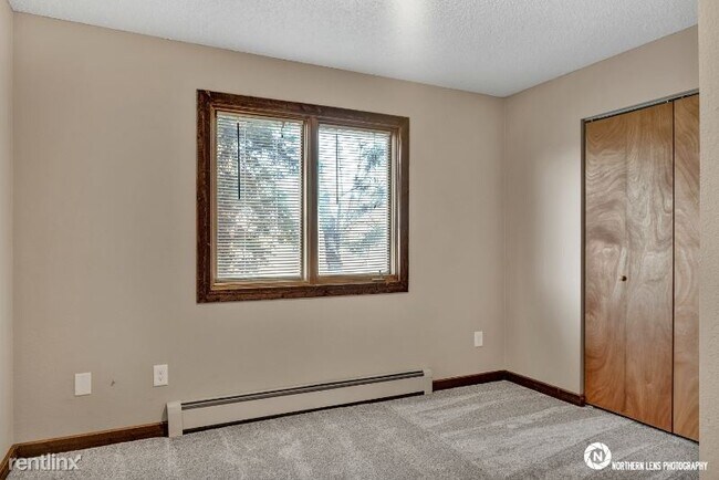 Building Photo - 8807 Washburn St