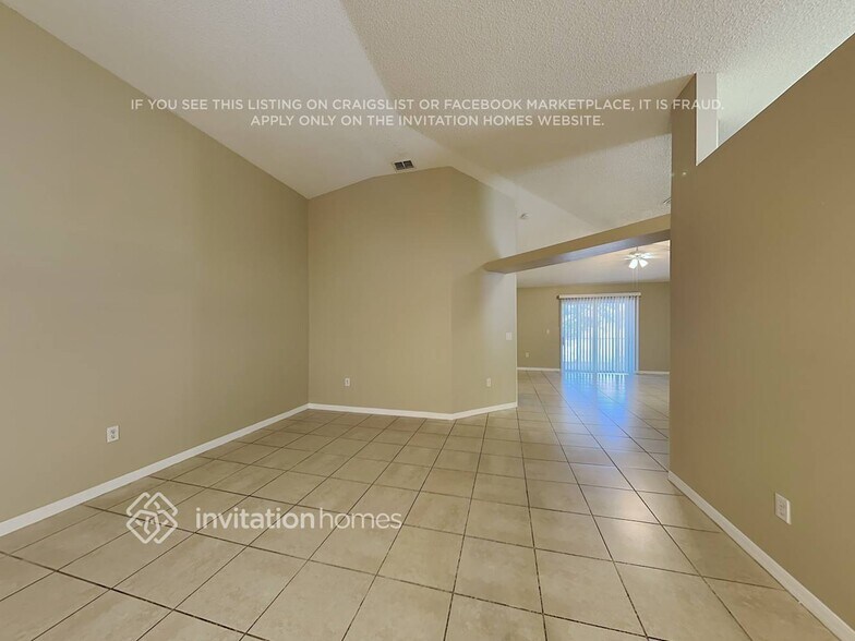 Building Photo - 110 China Berry Cir