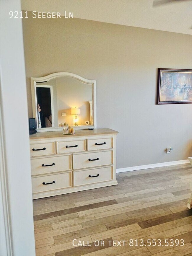 Building Photo - 9211 Seeger Ln