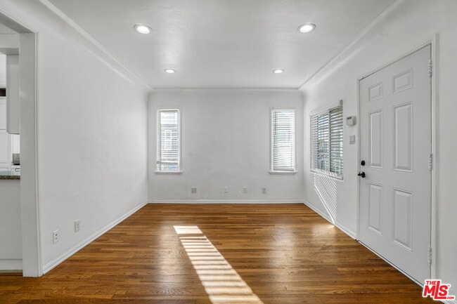 Building Photo - 10226 Regent St