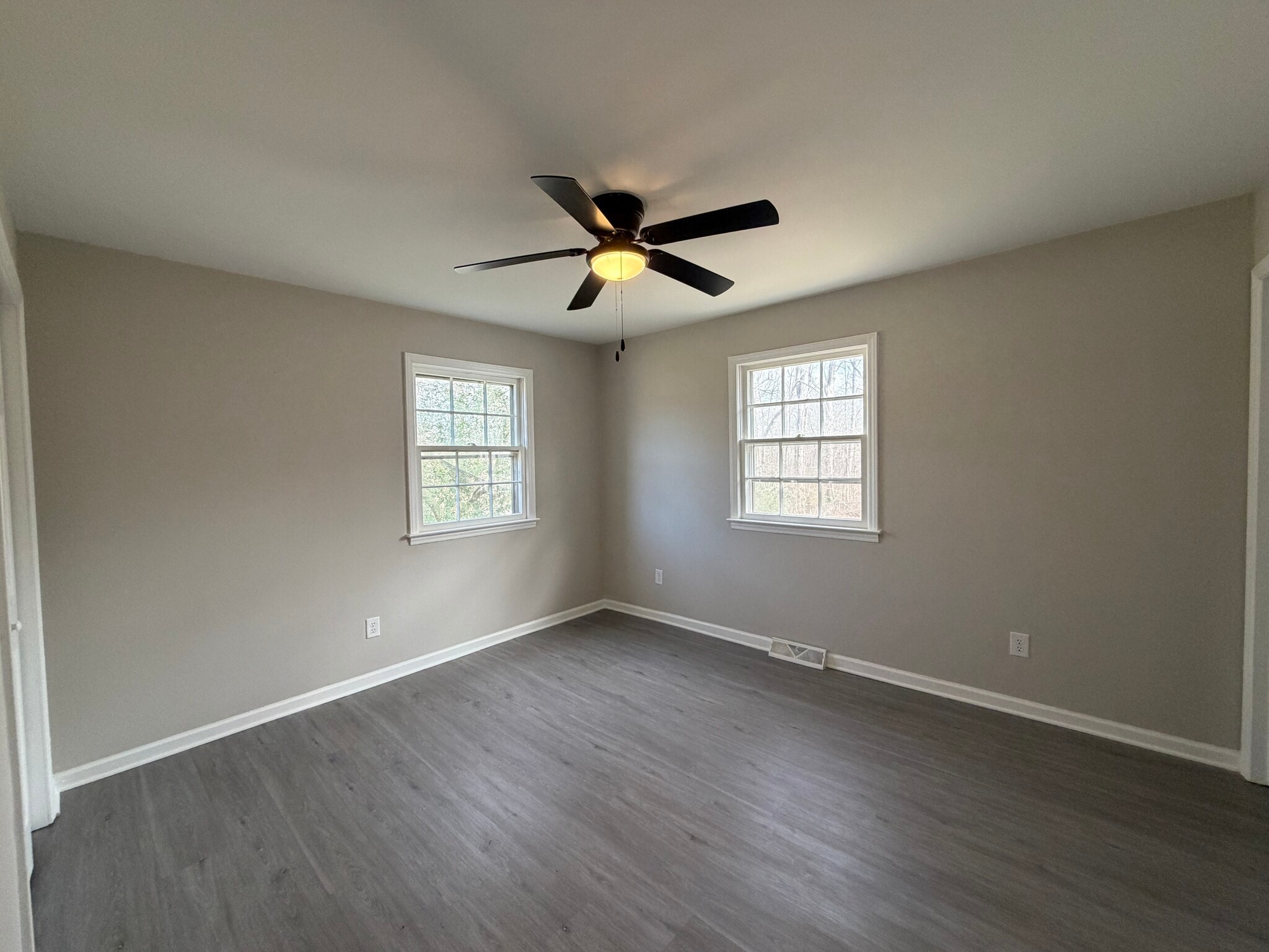 Building Photo - 308 Donna Ave