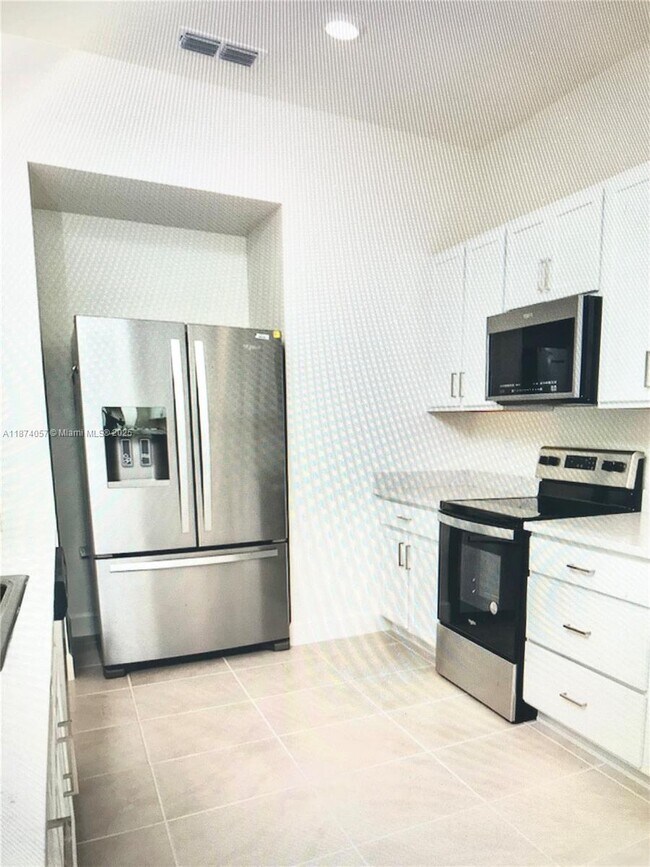 Building Photo - 485 Overpool Ave