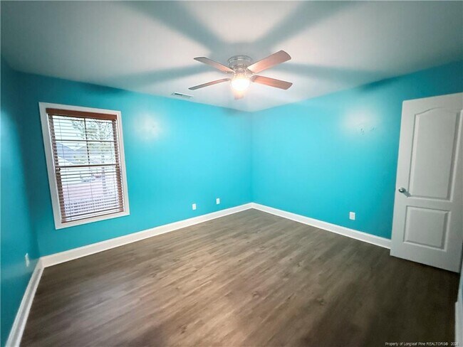 Building Photo - 471 Century Dr