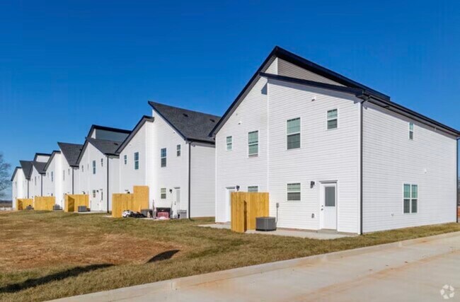 Building Photo - 116-A Aviator Cir