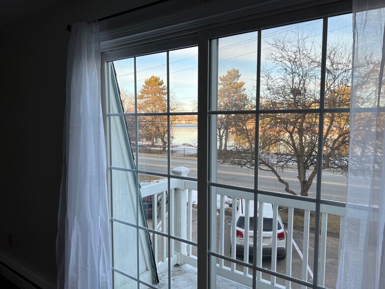 Lakes and Mountain Views - 934 N Main St