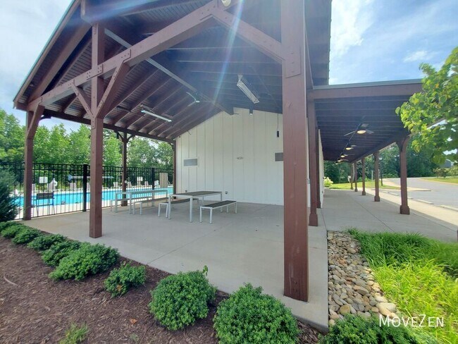 Building Photo - 349 Silicon Dr
