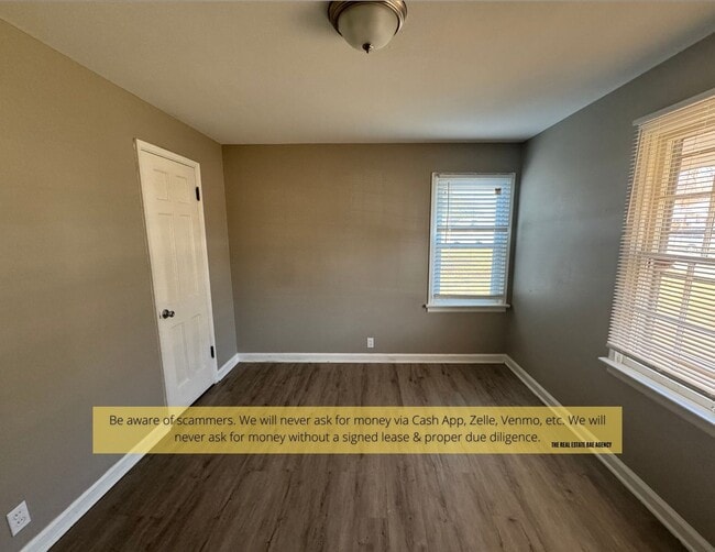 Building Photo - 10135 Cabot Dr