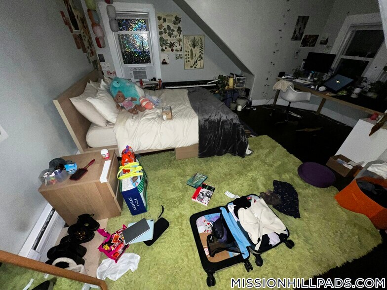 Building Photo - 40-42 Hillside St.