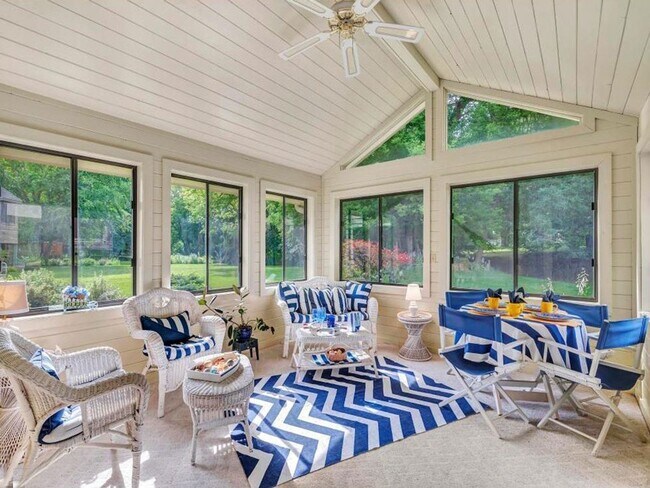 Building Photo - Luxury Home in Plymouth with 2-Level Primary Suite, Furnished or Unfurnished, Wayzata Schools, Pe...