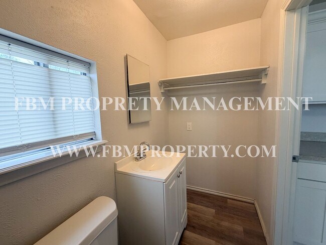 Building Photo - 107 Berrys Chapel Rd