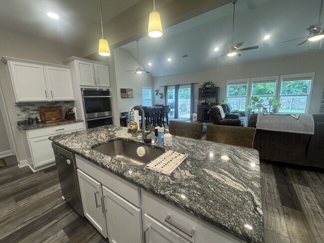 Building Photo - 280 Bluebriar Trace