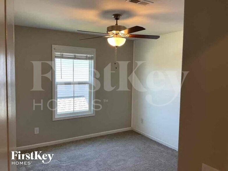 Building Photo - 1349 Millet Dr