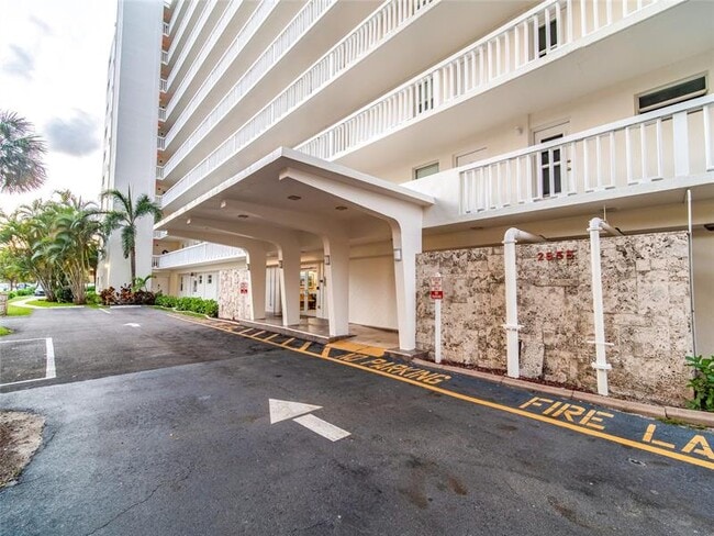 Building Photo - 2555 NE 11th St