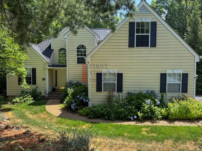 Building Photo - Lake Reynovia 4Bed/2.5Bath Rental