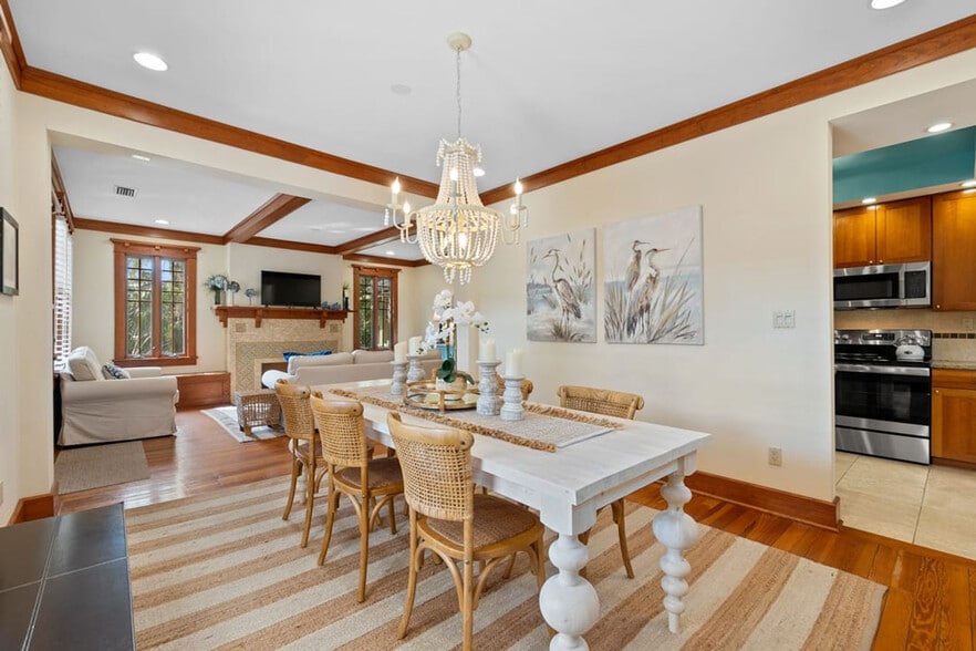 Building Photo - 16 1/2 Carrera Street-SI ID1281962P