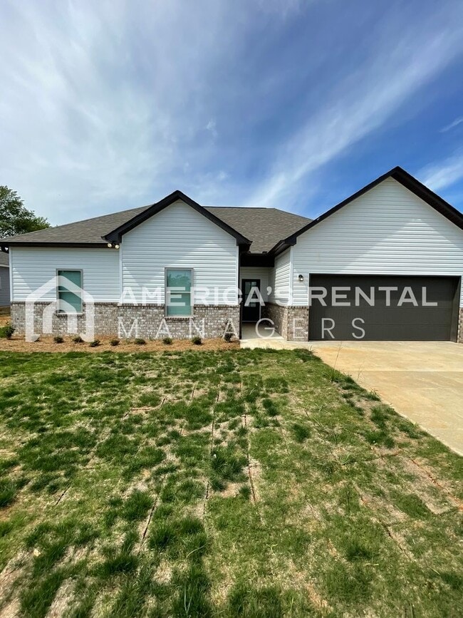 Building Photo - Home for Rent in Eastaboga, AL!! Available...