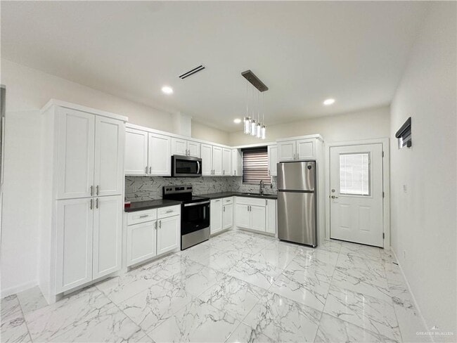 Building Photo - 12 San Andres