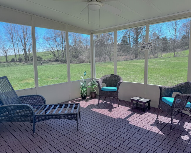 Building Photo - 330 Lisa Bella Ln