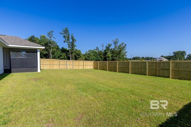 Building Photo - 501 Huller Ave
